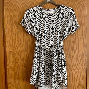 Black and White Tunic Shirt 🖤🤍